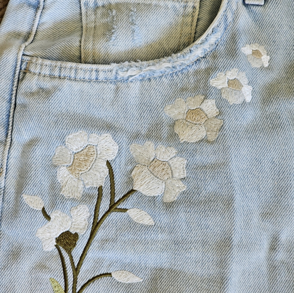 7 For All Mankind Easy Ruby High Waisted Cust Off Shorts - Picture 11 of 16
